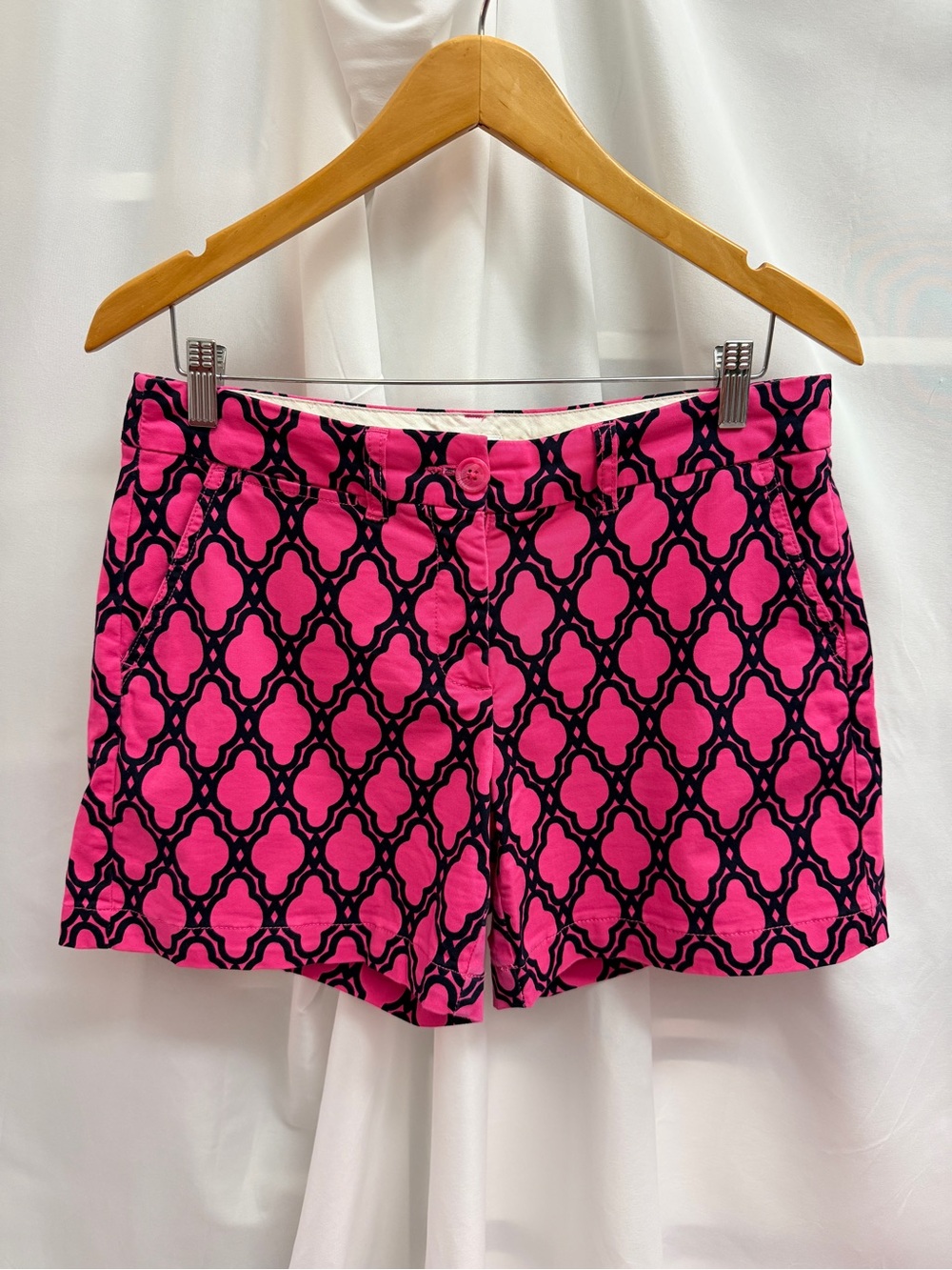 crown & ivy Geometric Quatrefoil Printed Cotton Chino Shorts, Pink and Black